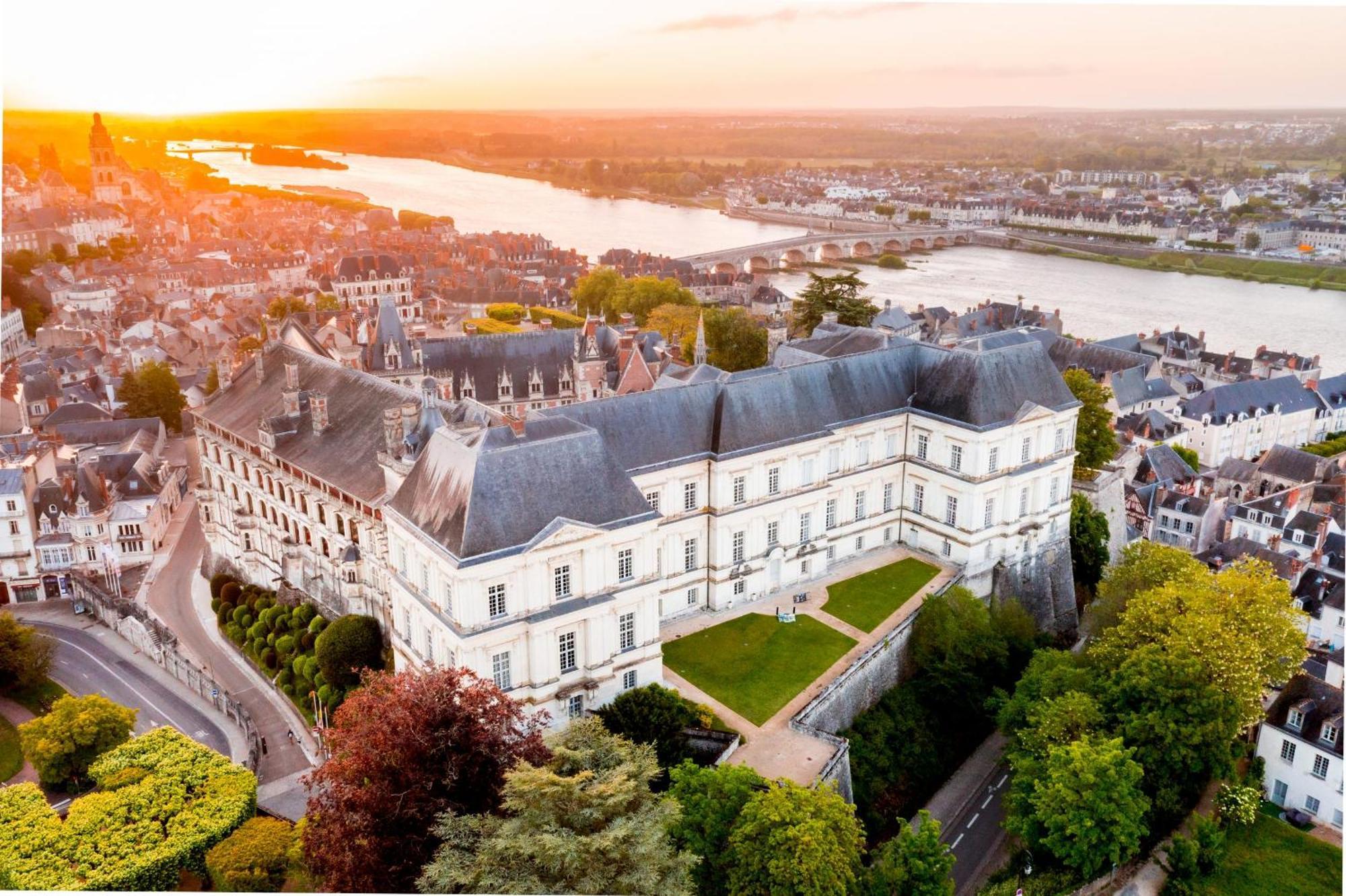 Logis Hotel Du Chateau Tour-en-Sologne Екстериор снимка